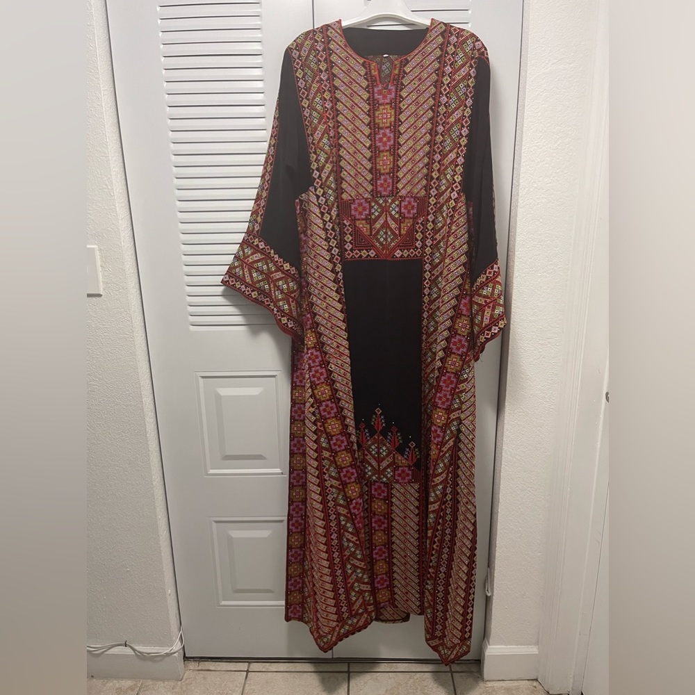 New Falahi thob, never worn